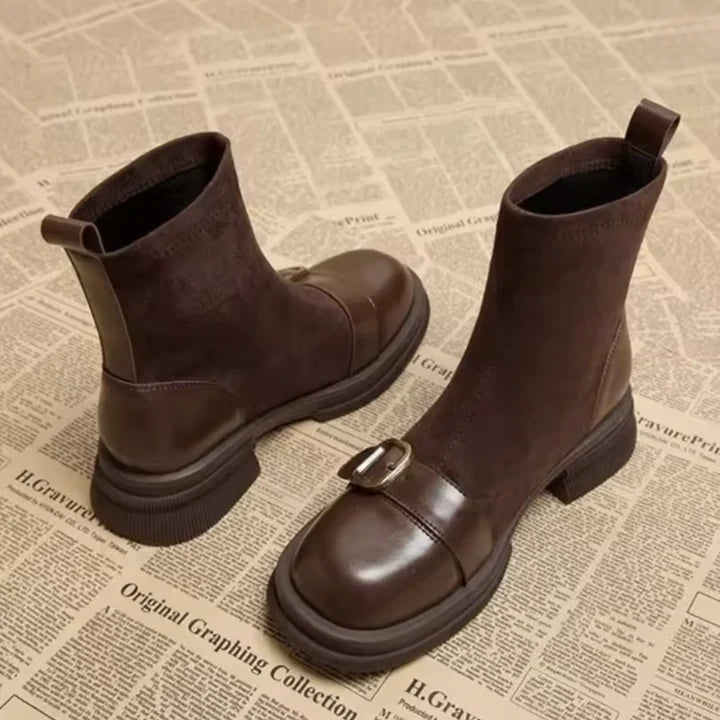 SCARLET – ANKLE BOOTS WITH BUCKLE DETAIL