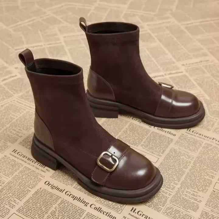 SCARLET – ANKLE BOOTS WITH BUCKLE DETAIL