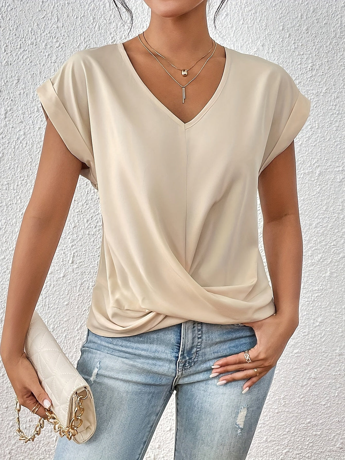 Zoe - The Sweetheart Neckline Casual T-Shirt