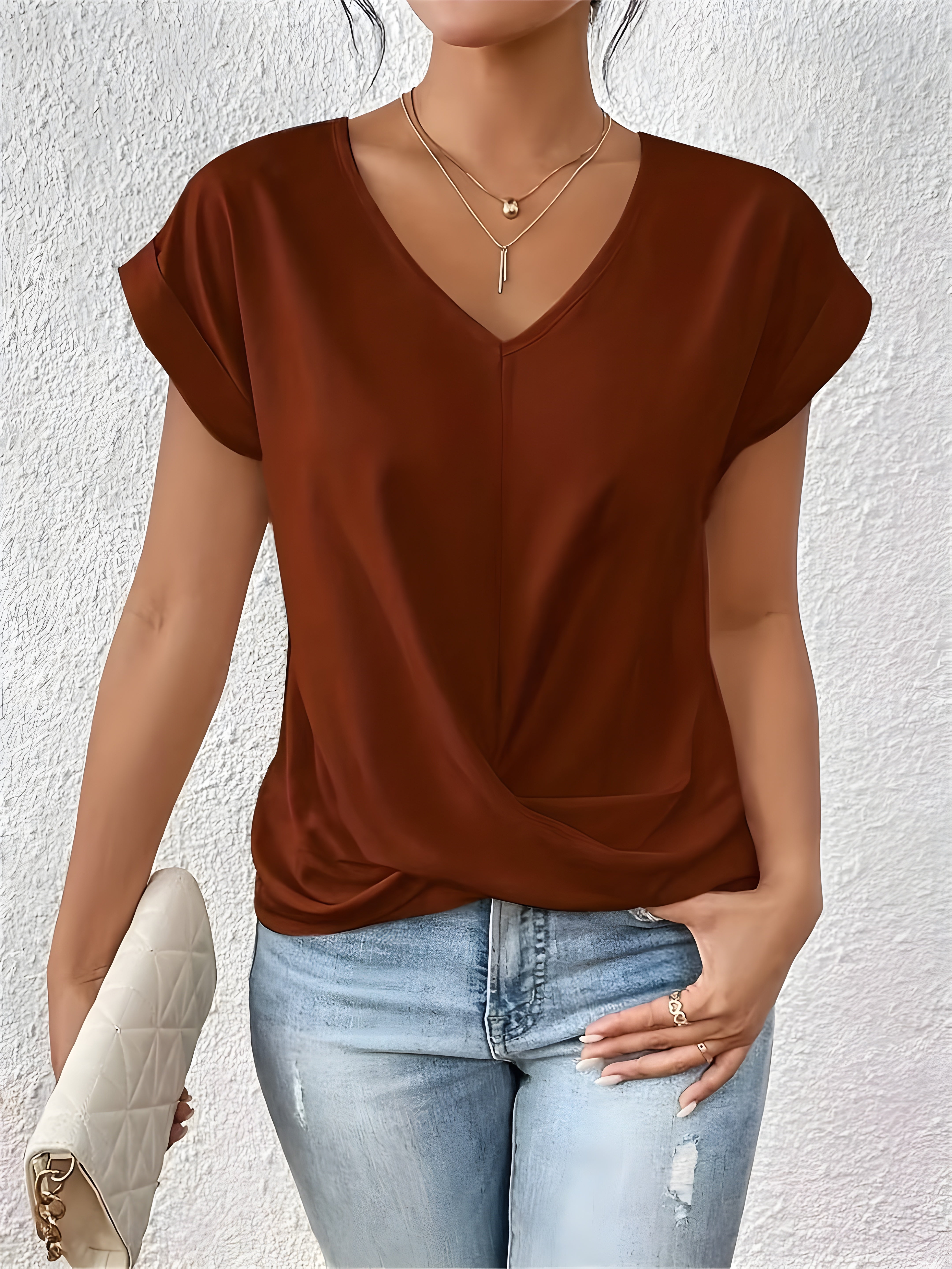 BELLA | Classic Twist Detail V-Neck Top
