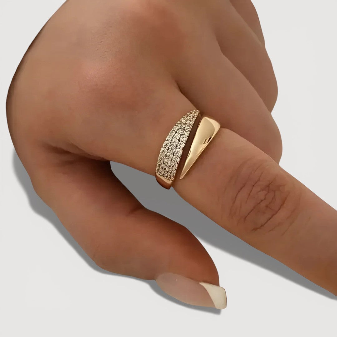 MARIE – STYLISH PAVÉ RING