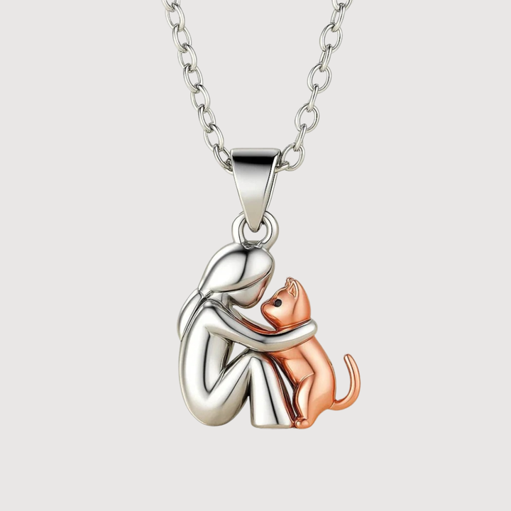 FELINIA – NECKLACE WITH CAT EMBRACE DESIGN
