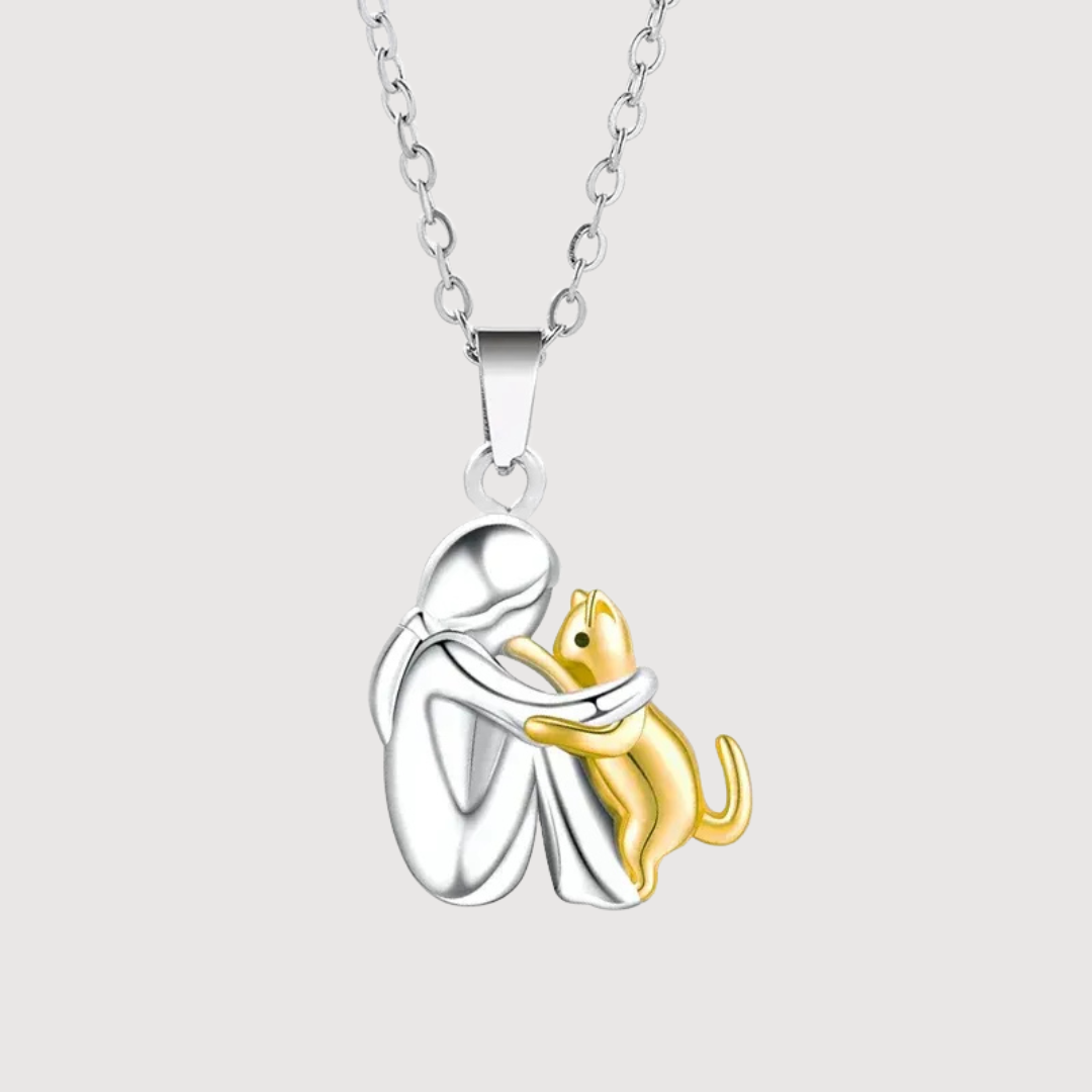 FELINIA – NECKLACE WITH CAT EMBRACE DESIGN