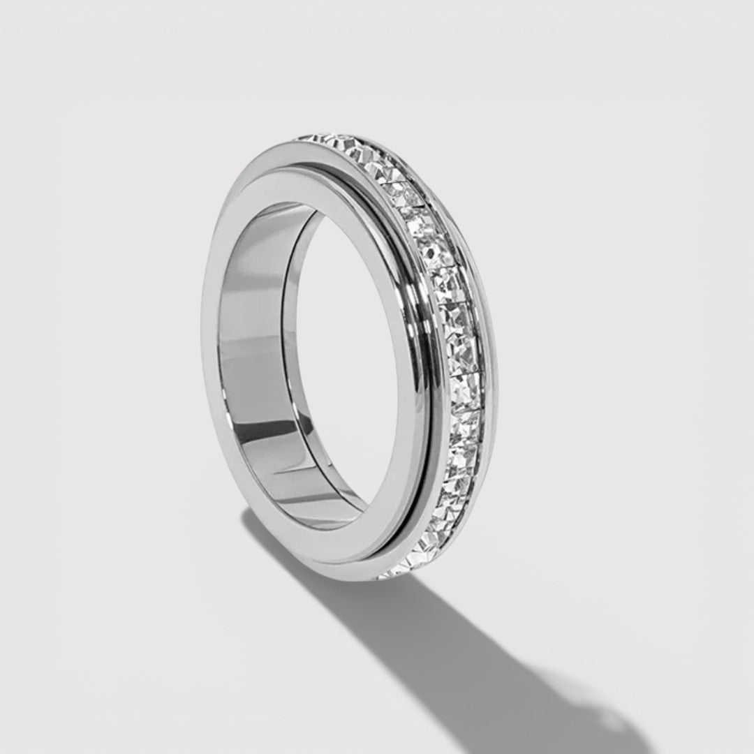 KATH – Stylish Spinner Ring
