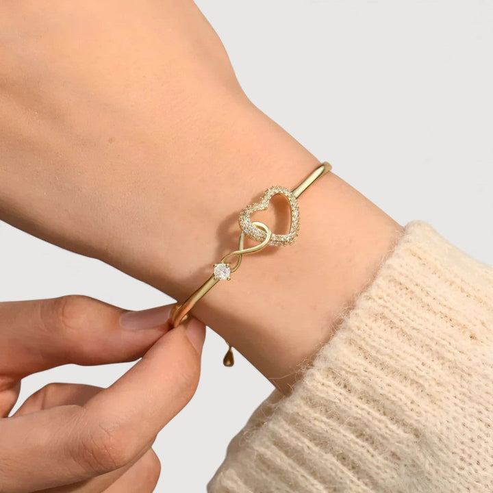 ARIEL – KNOTTED HEART BRACELET