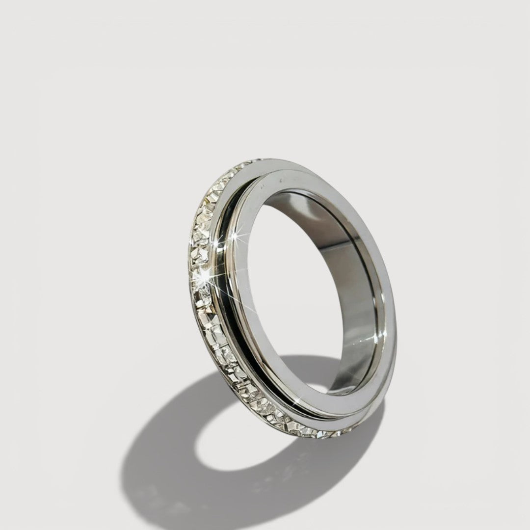 KATH – Stylish Spinner Ring