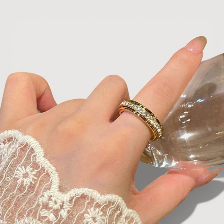 KATH – Stylish Spinner Ring