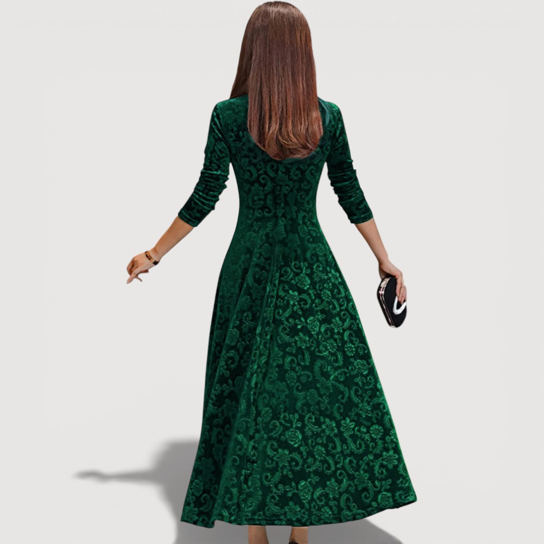 Jillian – Luxurious Velvet Dress