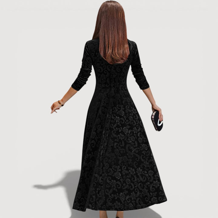 Jillian – Luxe Velvet Elegance Dress