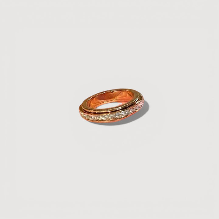 KATH – Stylish Spinner Ring
