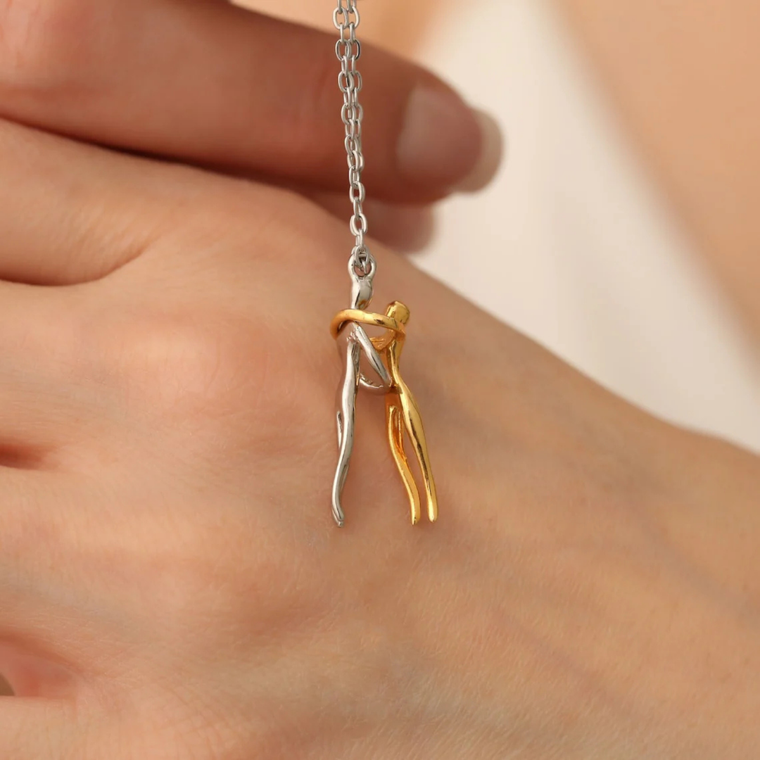 JANAE – NECKLACE OF EMBRACE