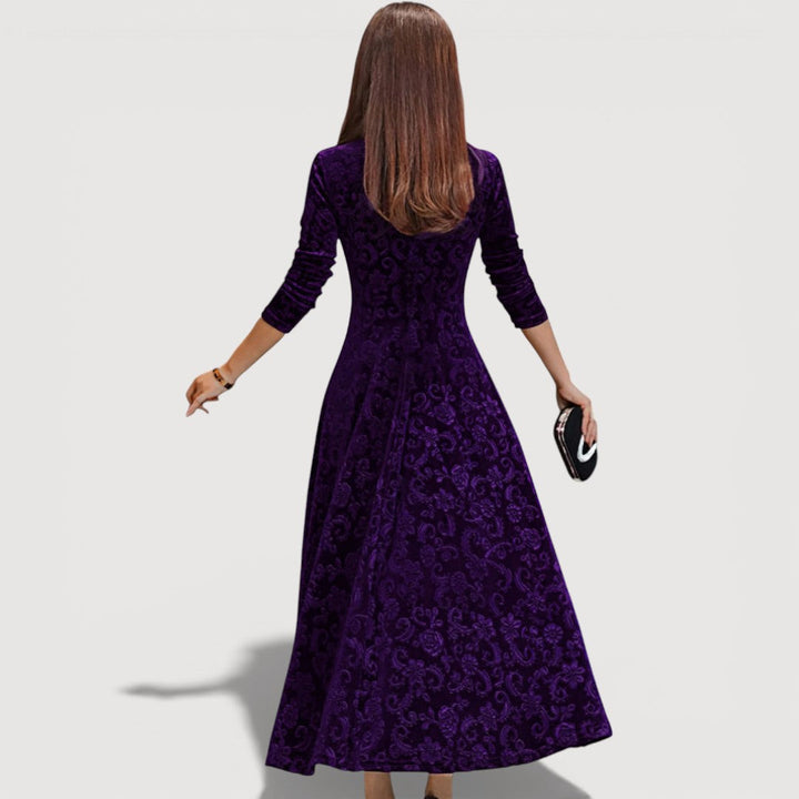 Jillian – Luxe Velvet Elegance Dress