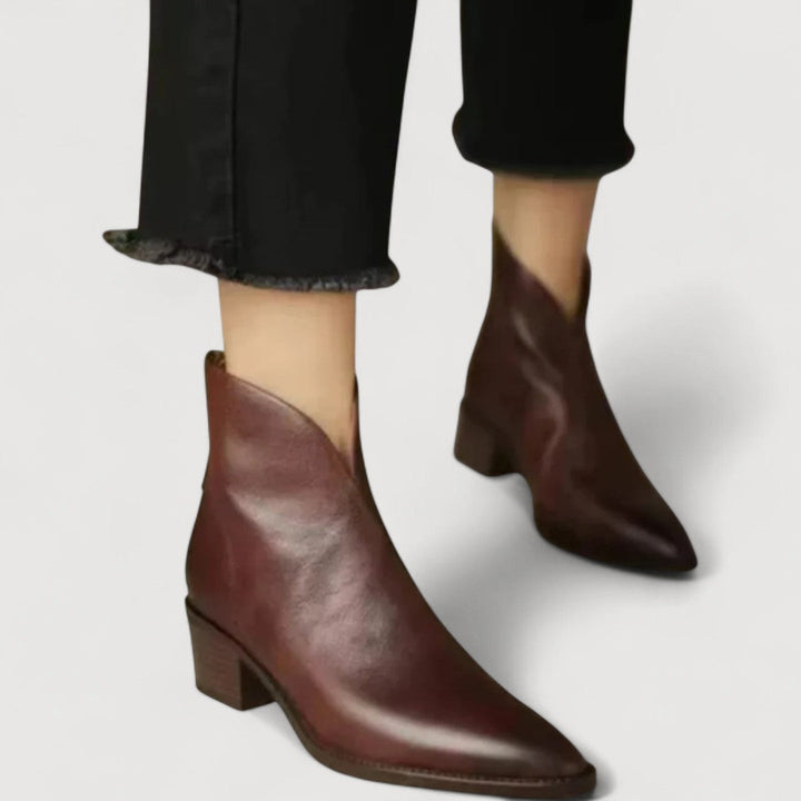 ANITA – ELEGANT LOW-HEEL BOOTS