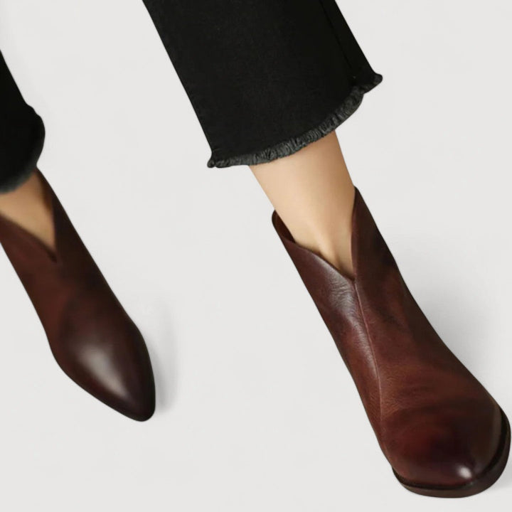 ANITA – ELEGANT LOW-HEEL BOOTS