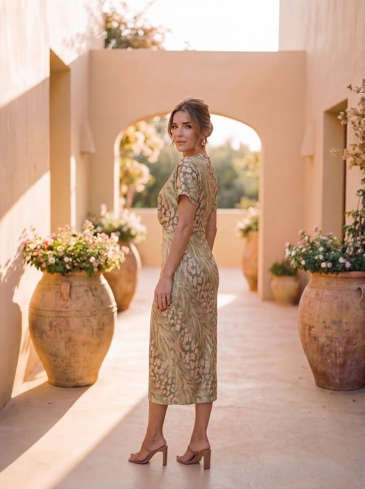 Celestia | Elegant dress in lightweight and fluid fabric
