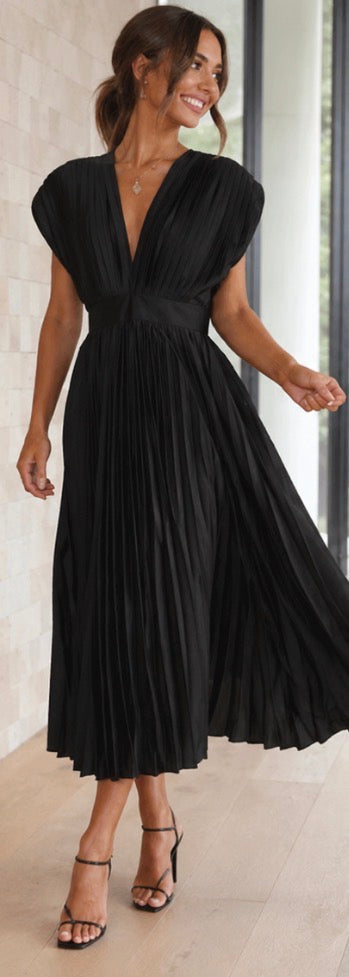Hayes & Tate™  | Timeless Pleated Midi Dress